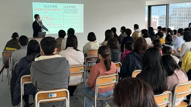 進学教室 浜学園_98_学園前教室_教室の様子(3)