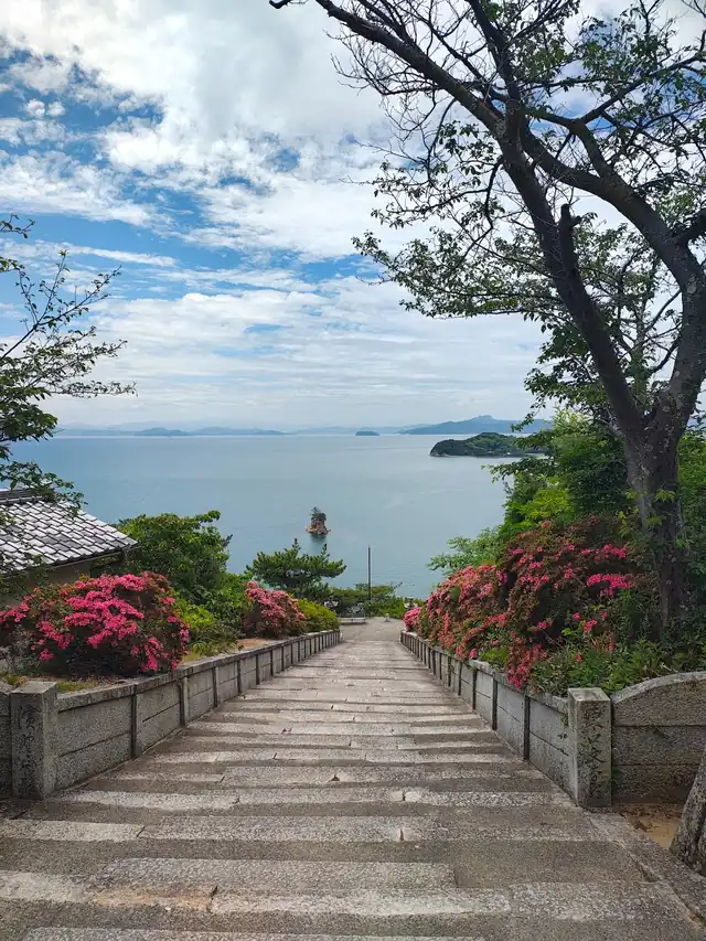島内から見た瀬戸内海の風景