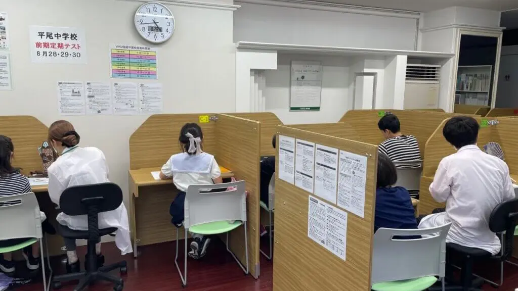 134511_個別指導wam 福岡平尾校_教室内