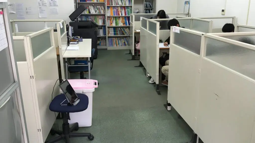 56698_個別指導wam 楠見校_教室内