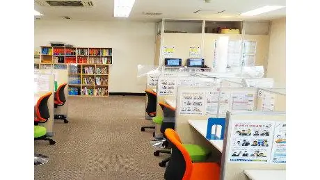 個別教室トライ_61328_安城駅前校_教室内(01)