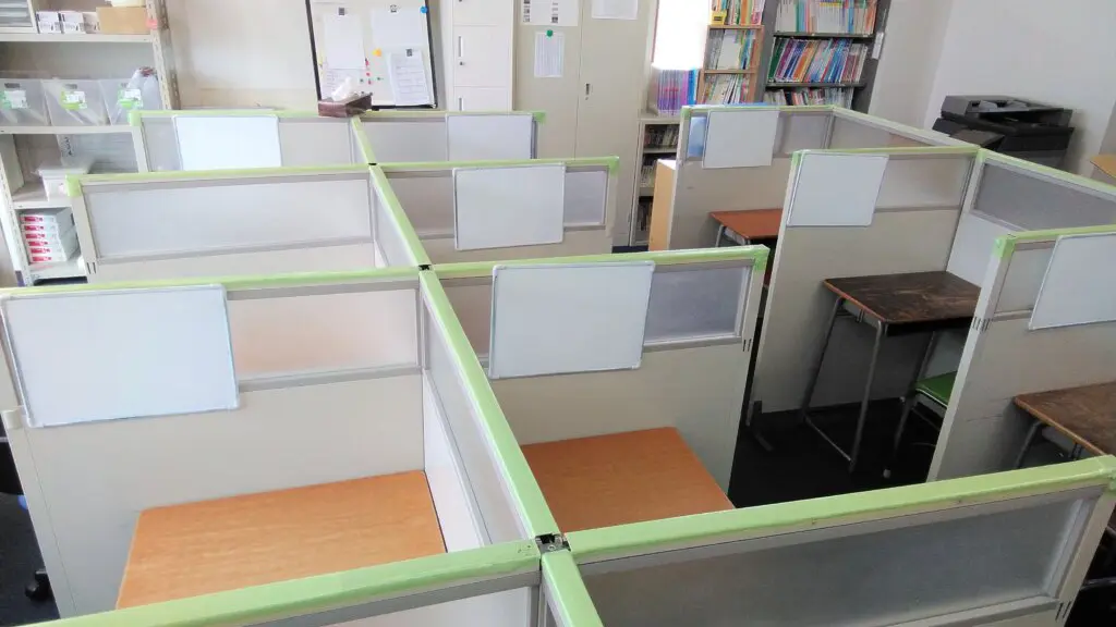 56694_個別指導wam 河北校_教室内