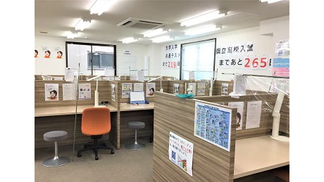 61186_個別教室トライ 牛久駅前校_教室内