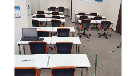 個別教室トライ_61102_須坂駅前校_教室内(02)