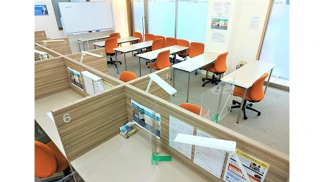 個別教室トライ_61519_西高屋駅前校_教室内(01)
