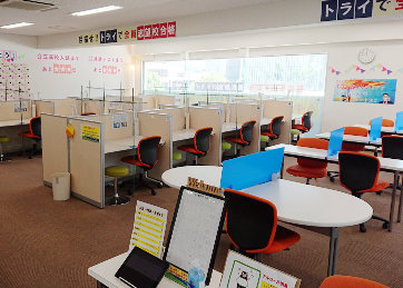 個別教室トライ_61580_赤間校_教室内(01)
