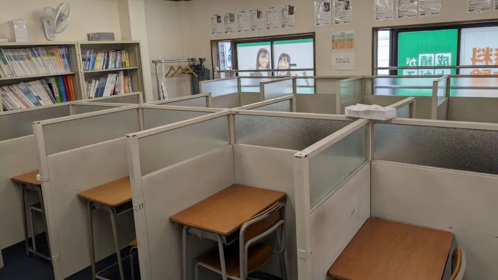 56738_個別指導wam 六万寺校_教室内