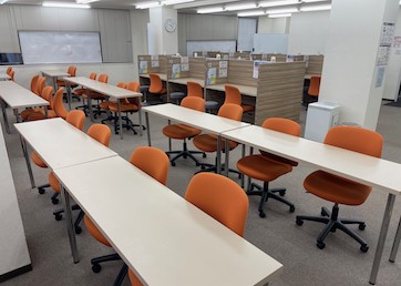 個別教室トライ_61584_福工大前駅前校_教室内(02)