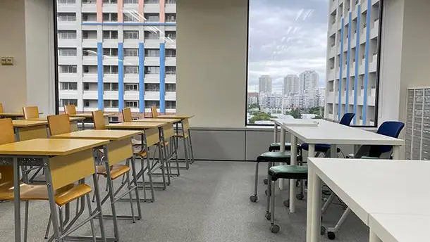 坪田塾_75523_新浦安校_教室内